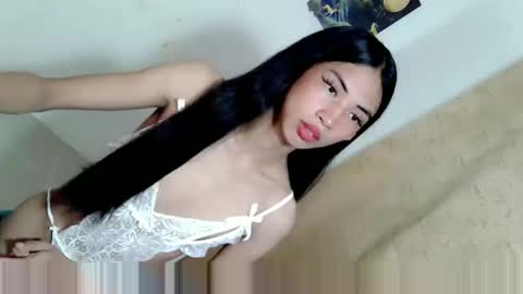 Snapshot of yannafucks chatting on 10.16.25 yannafucks online show from 10.16.25