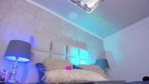 Yara Bliss  online show from 12.13.25