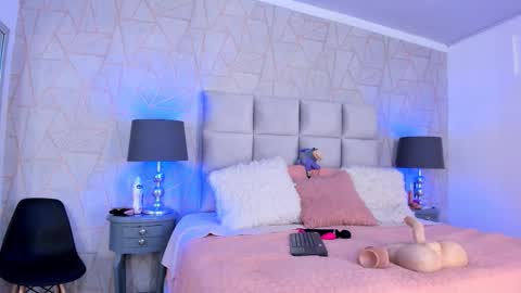 Yara Bliss  online show from 03.17.26