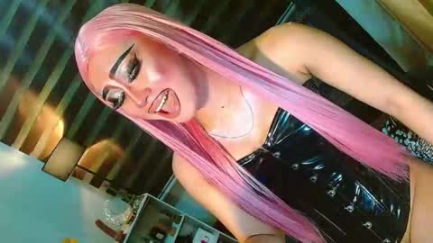Snapshot of yasii19 chatting on 05.27.26 miss yasii online show from 05.27.26