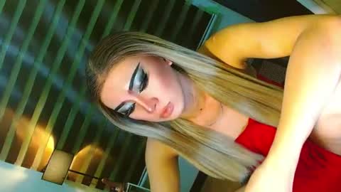 Snapshot of yasii19 chatting on 06.12.26 miss yasii online show from 06.12.26