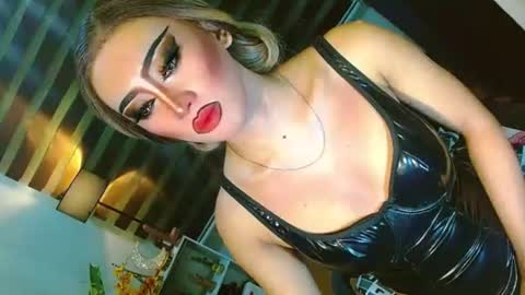 Snapshot of yasii19 chatting on 06.15.26 miss yasii online show from 06.15.26
