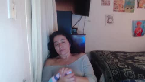 Snapshot of yasmin_love85 chatting on 02.24.25 yasmin_love85 online show from 02.24.25