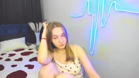 Snapshot of yasminasage chatting on 02.10.25 Yasmina online show from 02.10.25