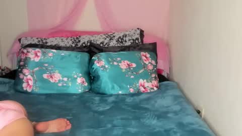 Snapshot of yasminayazzie chatting on 01.27.25 Yasmina online show from 01.27.25