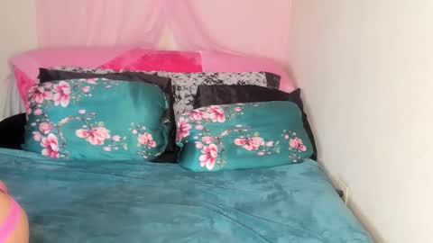 Snapshot of yasminayazzie chatting on 02.23.25 Yasmina online show from 02.23.25