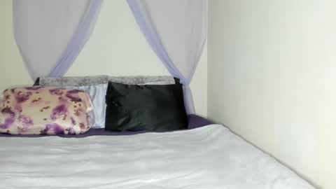 Snapshot of yasminayazzie chatting on 09.24.25 Yasmina online show from 09.24.25