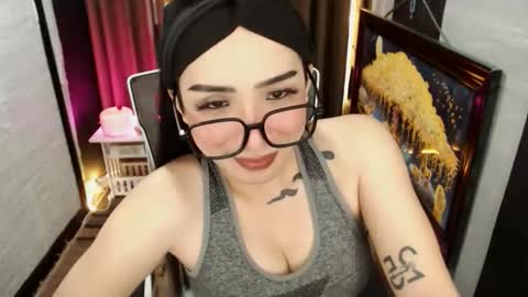 Snapshot of yassiered chatting on 12.14.25 yassiered online show from 12.14.25