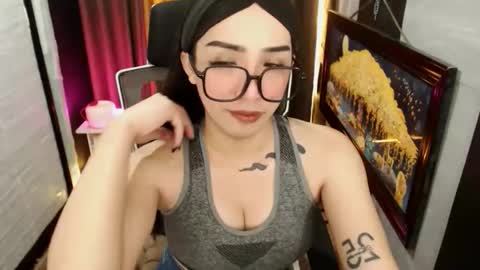 Snapshot of yassiered chatting on 12.23.25 yassiered online show from 12.23.25