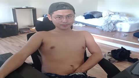 Snapshot of yawnimhorny chatting on 12.22.24 yawnimhorny online show from 12.22.24