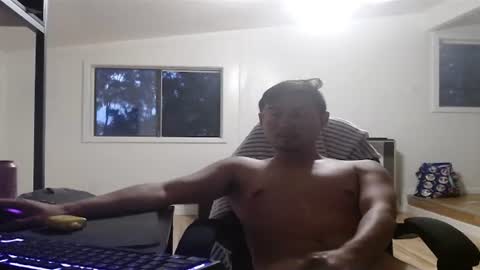 Snapshot of yawnimhorny chatting on 12.27.24 yawnimhorny online show from 12.27.24