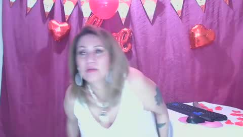 Snapshot of yayita_mature chatting on 02.09.25 yayita online show from 02.09.25
