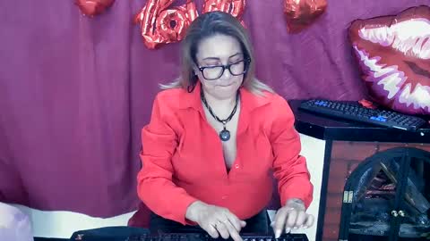 Snapshot of yayita_mature chatting on 02.17.25 yayita online show from 02.17.25