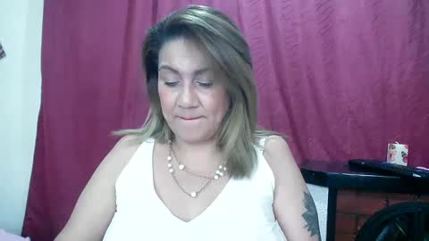 Snapshot of yayita_mature chatting on 02.24.25 yayita online show from 02.24.25