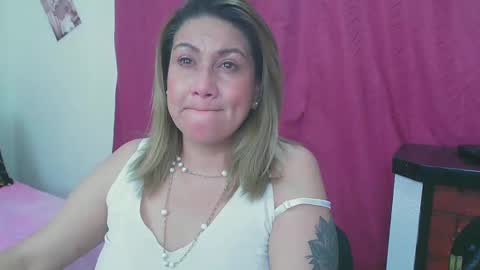 Snapshot of yayita_mature chatting on 02.24.25 yayita online show from 02.24.25