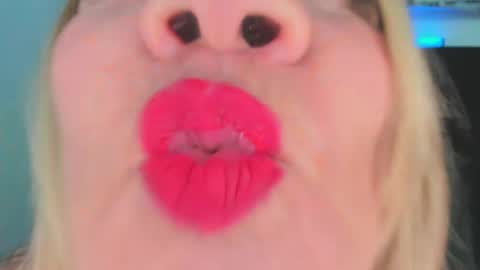 Snapshot of yayita_mature chatting on 07.13.26 yayita online show from 07.13.26