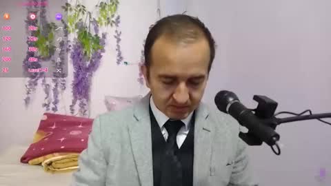 Snapshot of yazfore chatting on 09.28.25 Hazzan online show from 09.28.25