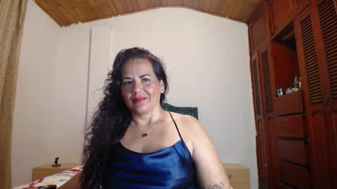 Snapshot of yazmin_mature chatting on 11.22.25 Jasmin online show from 11.22.25