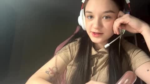 Snapshot of yeeseling chatting on 12.16.25 Kate online show from 12.16.25