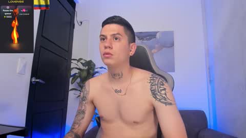 Snapshot of yeiko_romero_ chatting on 11.07.25 YEIKO ROMERO online show from 11.07.25