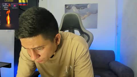 Snapshot of yeiko_romero_ chatting on 11.08.25 YEIKO ROMERO online show from 11.08.25