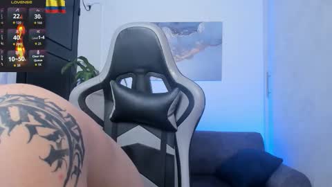 Snapshot of yeiko_romero_ chatting on 11.13.25 YEIKO ROMERO online show from 11.13.25