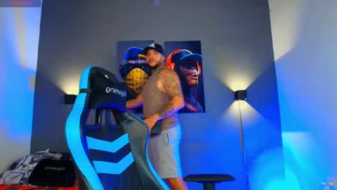 Snapshot of yeikoe1 chatting on 01.14.25 yeikoe1 online show from 01.14.25