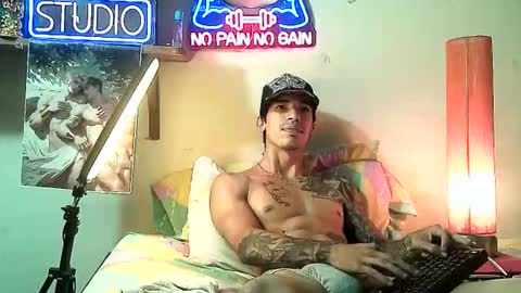 yeisoncastellanos1999 online show from 11.24.25