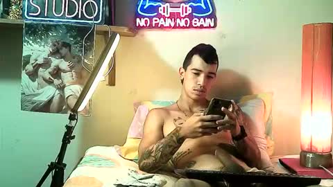 Snapshot of yeisoncastellanos1999 chatting on 12.17.25 yeisoncastellanos1999 online show from 12.17.25