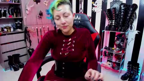 Snapshot of yelena_bondaje chatting on 02.11.25 Yelena online show from 02.11.25