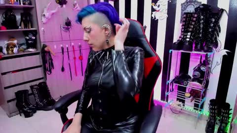 Snapshot of yelena_bondaje chatting on 03.08.25 Yelena online show from 03.08.25