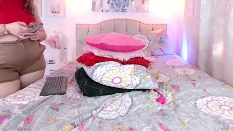 Snapshot of yellow_lily chatting on 03.04.25 yellow_lily online show from 03.04.25