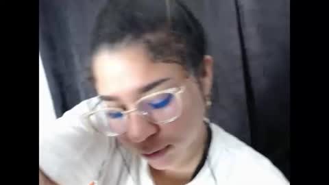 Snapshot of yelly_18 chatting on 06.20.26 yelly online show from 06.20.26