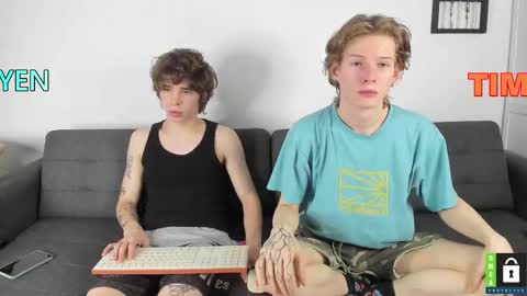 Snapshot of yen2025 chatting on 11.02.25 Yen online show from 11.02.25