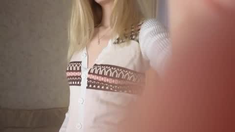 Yenna online show from 04.22.26