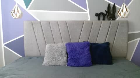 Snapshot of yera_carey chatting on 11.24.25 Yera online show from 11.24.25