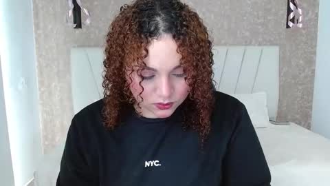 Snapshot of yera_carey chatting on 11.29.25 Yera online show from 11.29.25