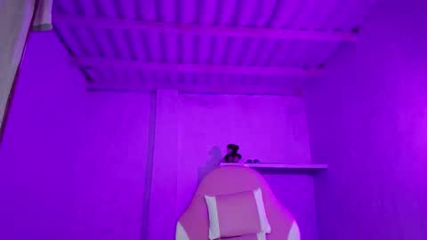 Snapshot of yera_sh chatting on 02.16.26 YERA online show from 02.16.26