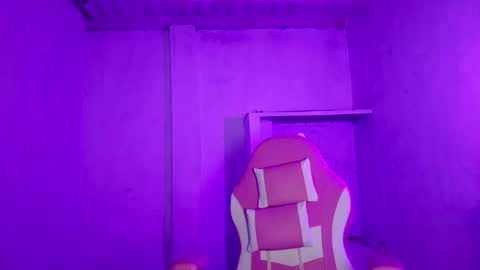 Snapshot of yera_sh chatting on 02.21.26 YERA online show from 02.21.26