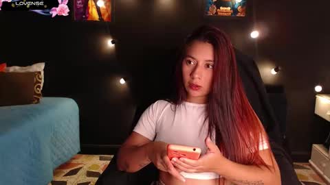 Snapshot of yesika_t chatting on 02.25.26 yesika_t online show from 02.25.26