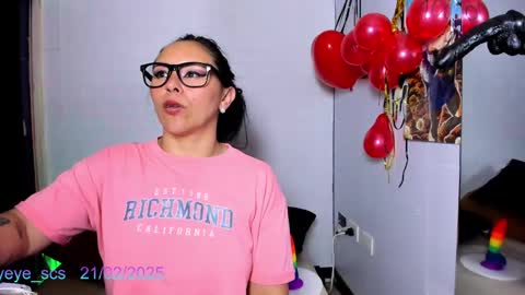 Snapshot of yeye_scs chatting on 02.21.25 Luna online show from 02.21.25