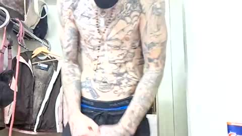 Snapshot of yfwb69xxx chatting on 11.04.25 yfwb69xxx online show from 11.04.25