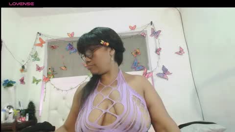 Yhazan Blake online show from 11.04.25