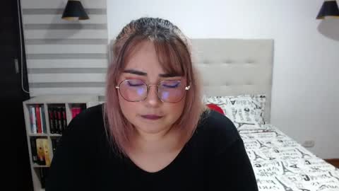 Snapshot of yini_angel07 chatting on 04.08.26 hii i am yini online show from 04.08.26