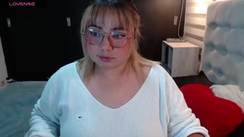 hii i am yini online show from 05.20.26