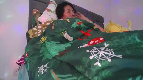 Snapshot of yinn_silver chatting on 12.17.24 Yiny online show from 12.17.24
