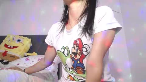 Snapshot of yinn_silver chatting on 01.28.25 Yiny online show from 01.28.25