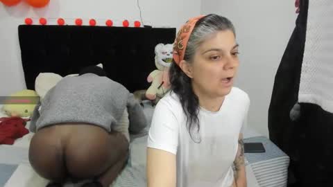 yinyyanghot online show from 10.28.25