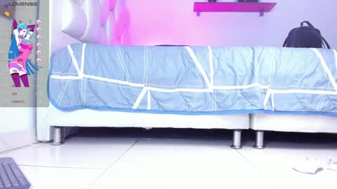 Yiovanna online show from 01.03.25