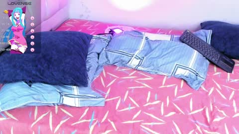 Yiovanna online show from 02.08.25